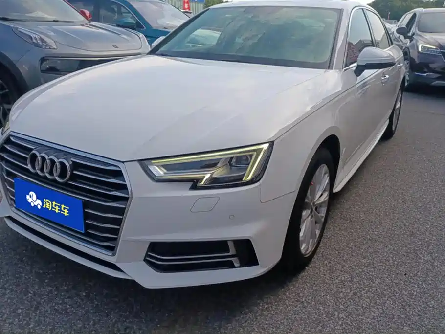 Audi A4L 2020 — фото 1