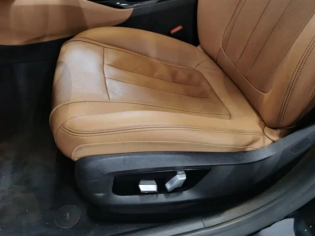 BMW 5 Series 2018 — фото 20