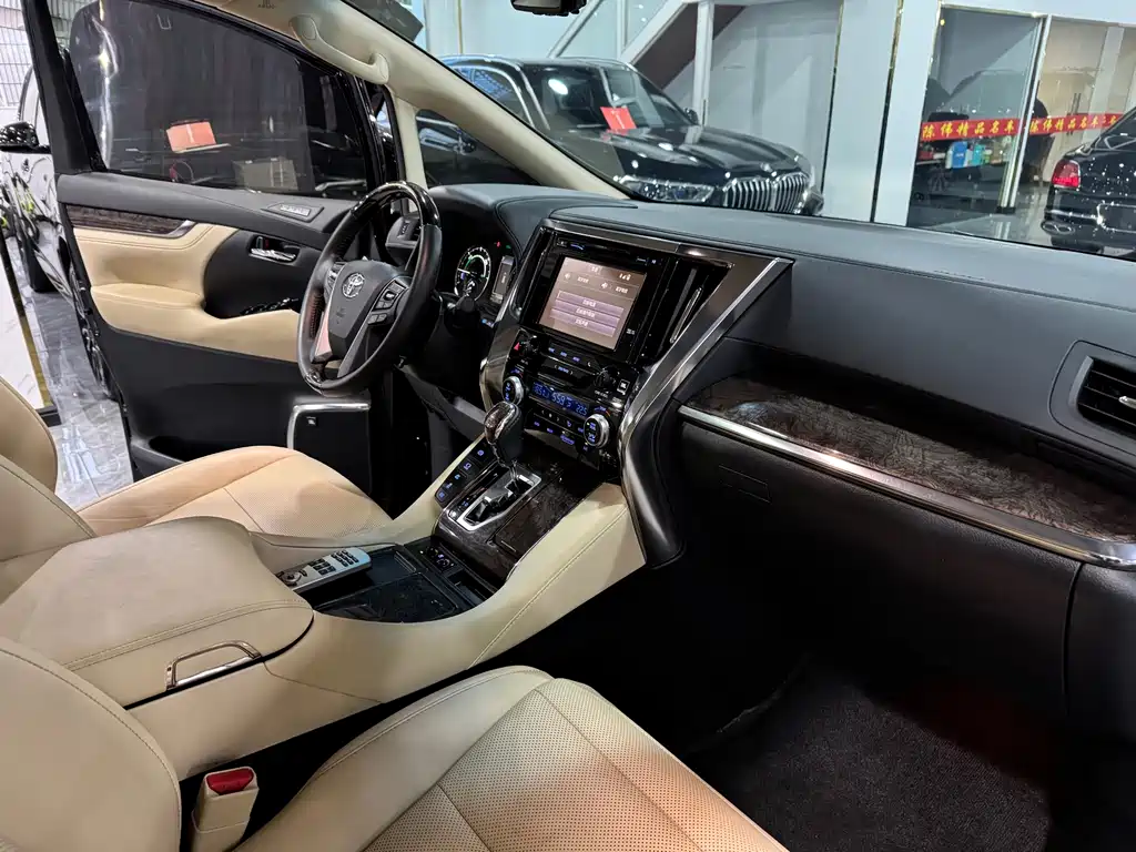 Toyota Vellfire 2020 — фото 11