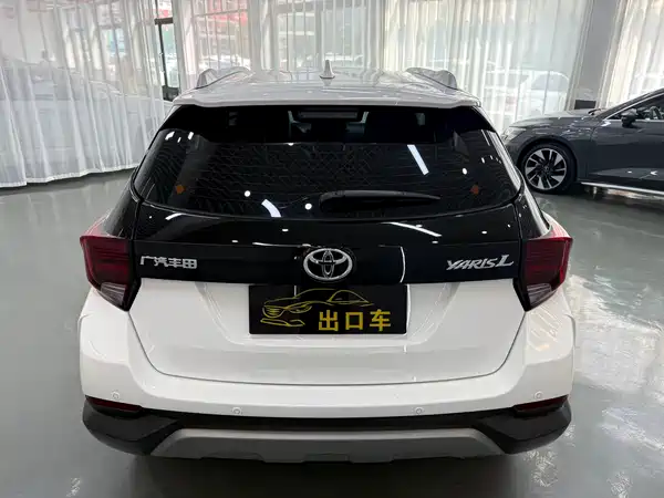 Toyota Yaris L 2022