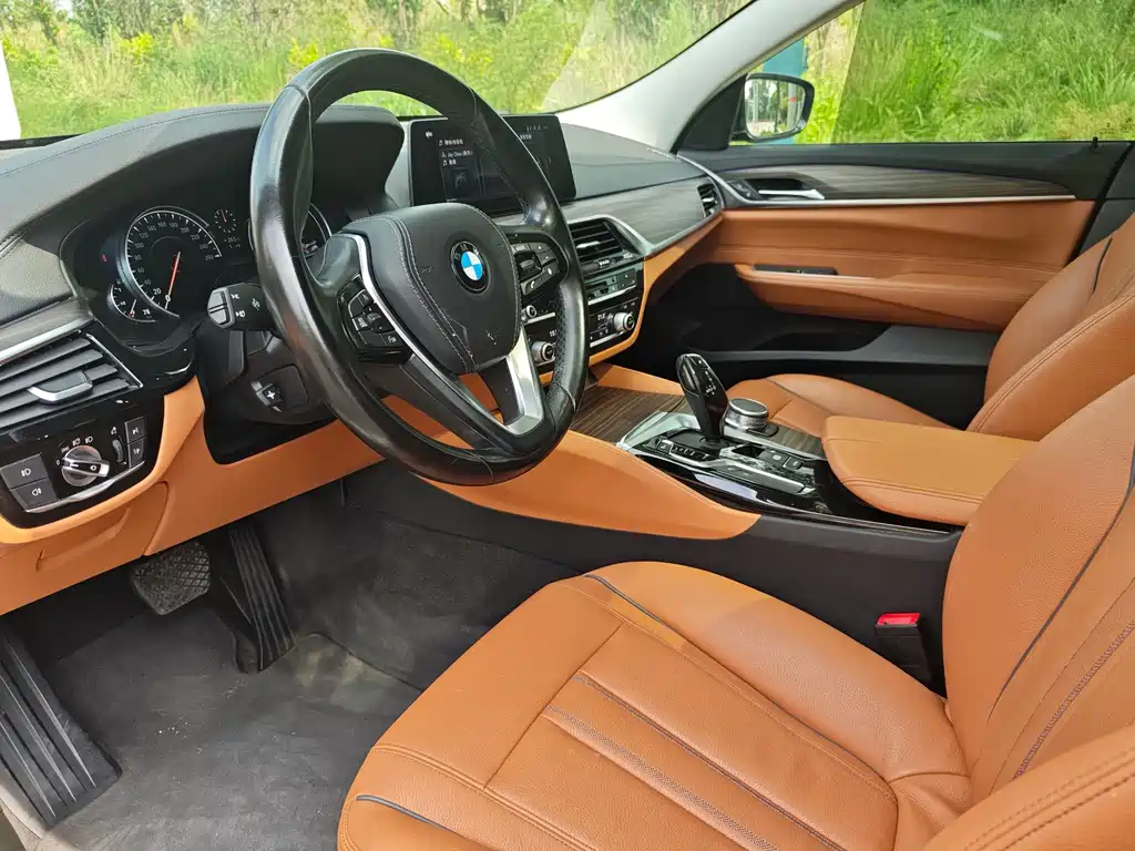 BMW 6 Series GT 2018 — фото 17
