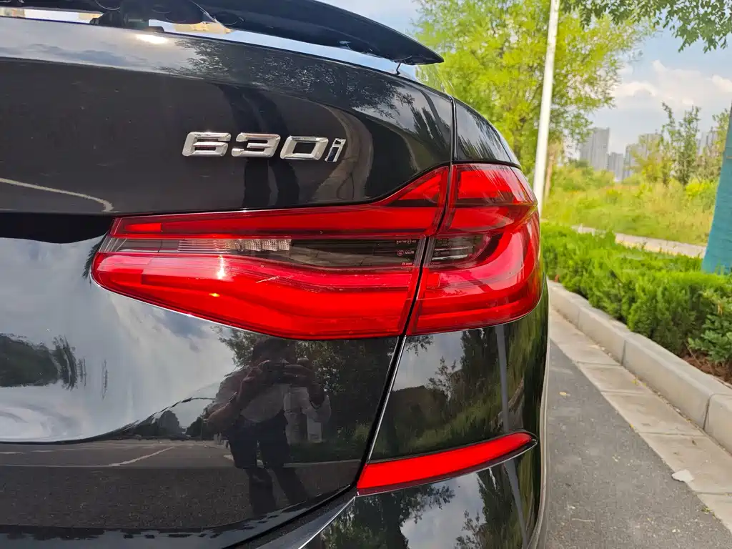 BMW 6 Series GT 2018 — фото 20