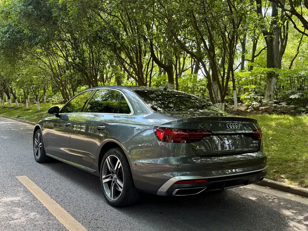 Audi A4L 2021 — фото 10