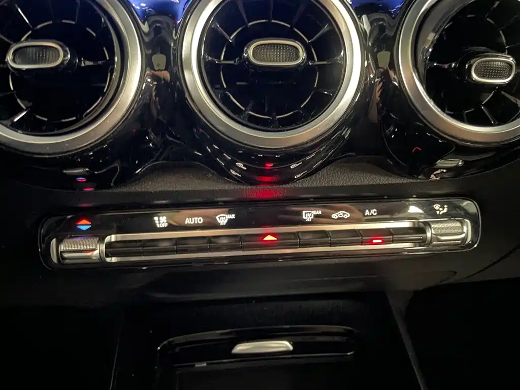 Mercedes-Benz GLB 2023 — фото 21