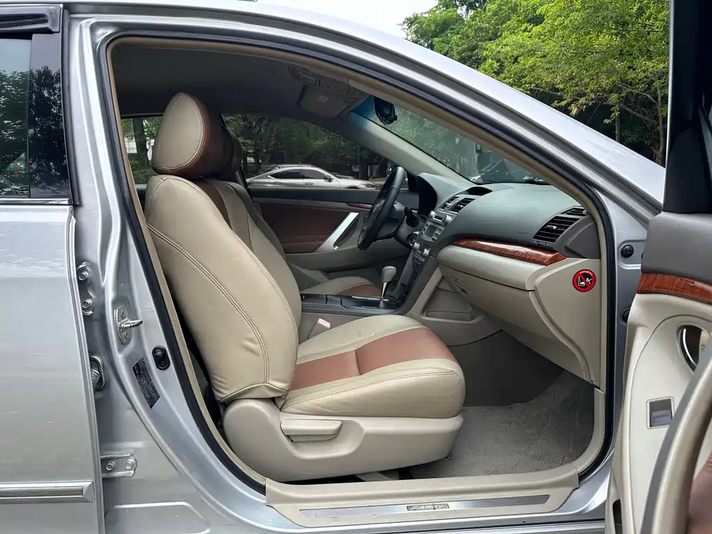 Toyota Camry 2008 — фото 20