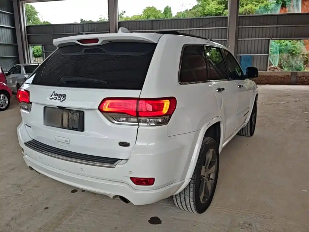 Jeep Grand Cherokee 2016