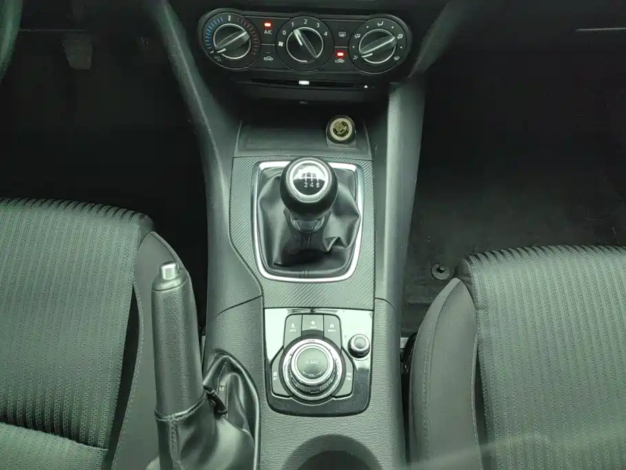 Mazda 3 Axela 2016 — фото 16