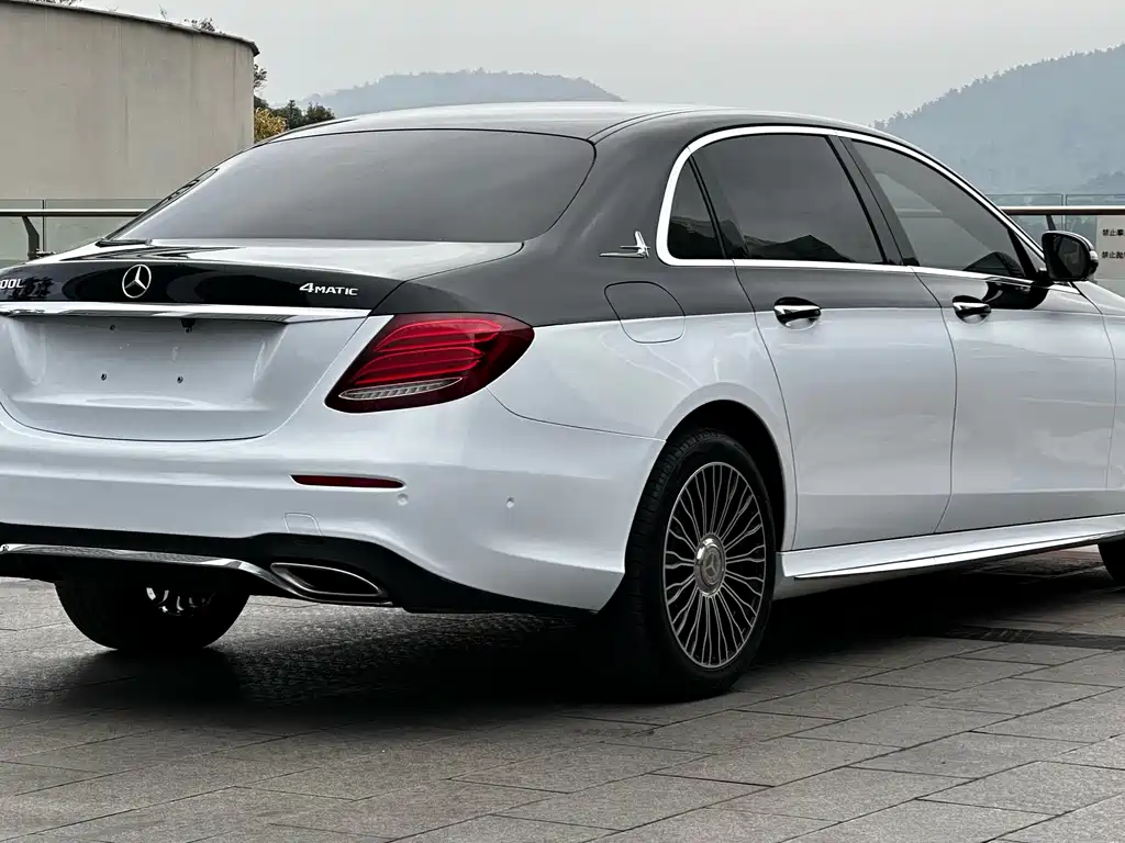 Mercedes-Benz E-Class 2017 — фото 11