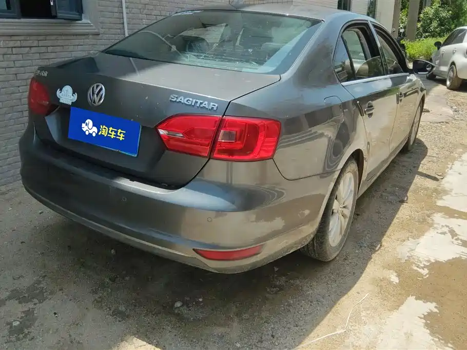 Volkswagen Sagitar 2014