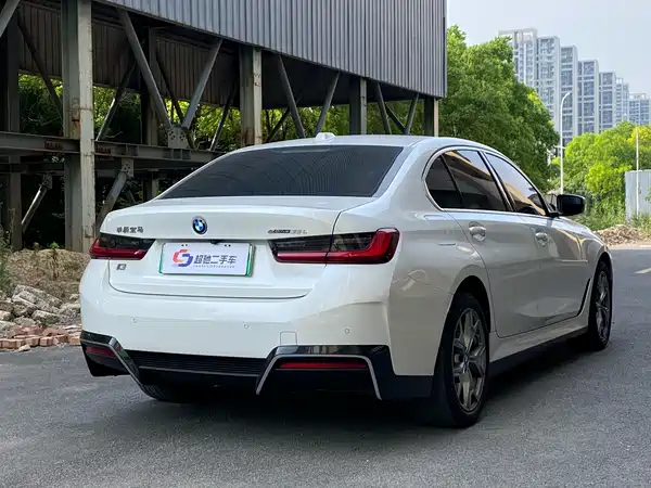 BMW i3 2024