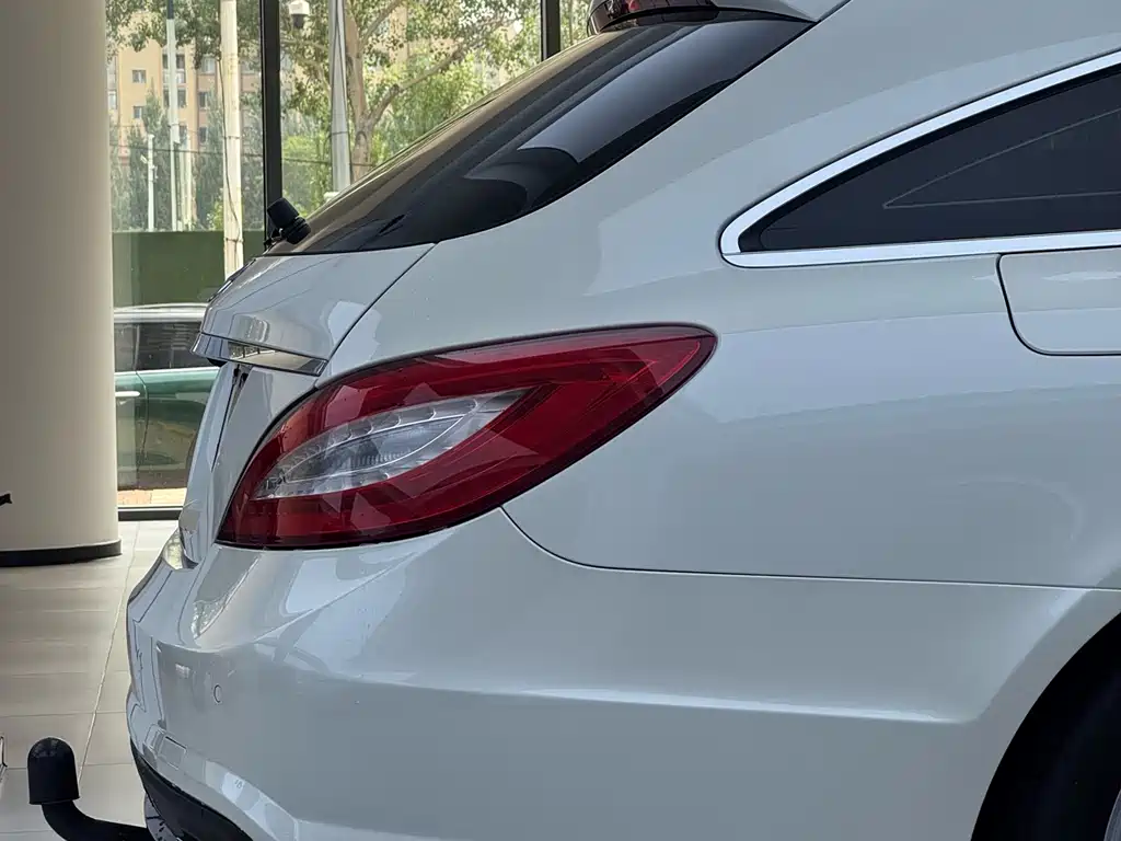Mercedes-Benz CLS 2015 — фото 45
