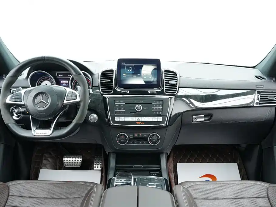 Mercedes-Benz GLS AMG 2018 — фото 17