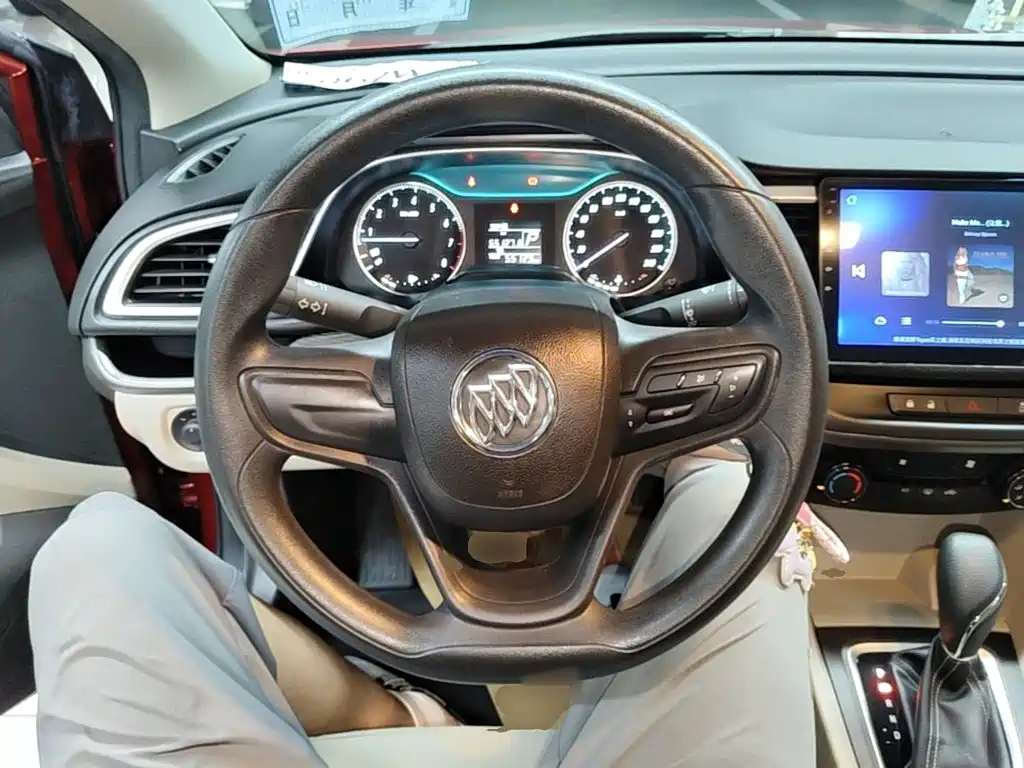 Buick Excelle 2017 — фото 11