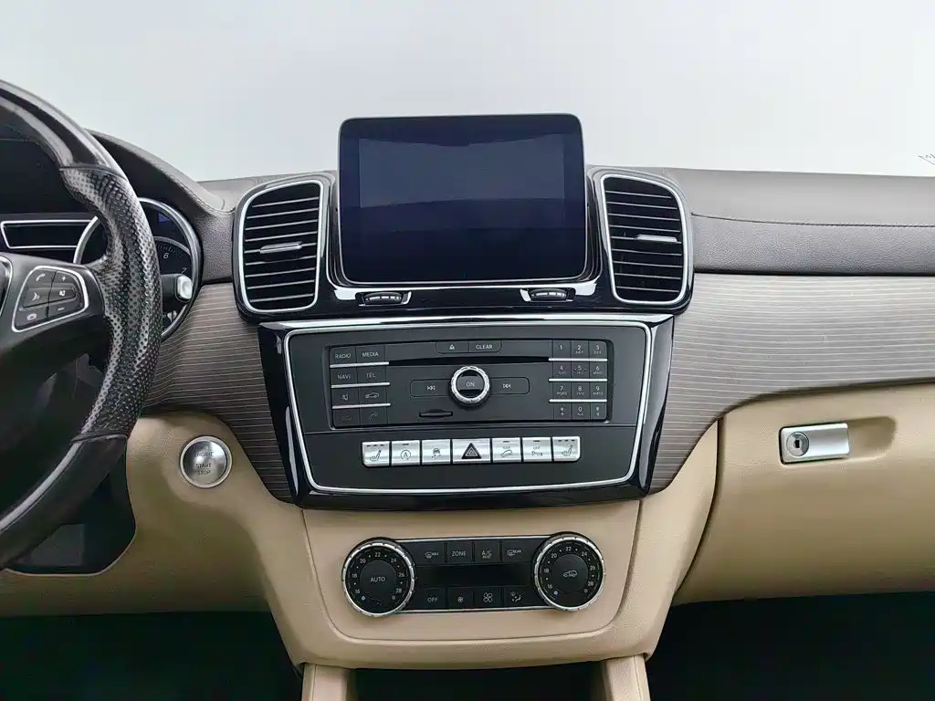 Mercedes-Benz GLE 2018 — фото 12
