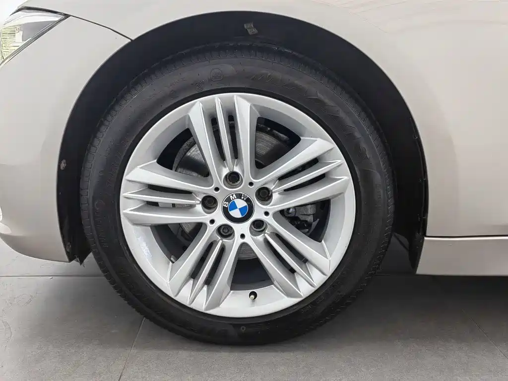 BMW 3 Series 2016 — фото 17