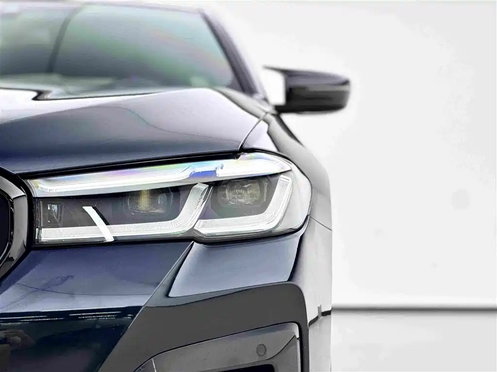 BMW 5 Series 2023 — фото 15