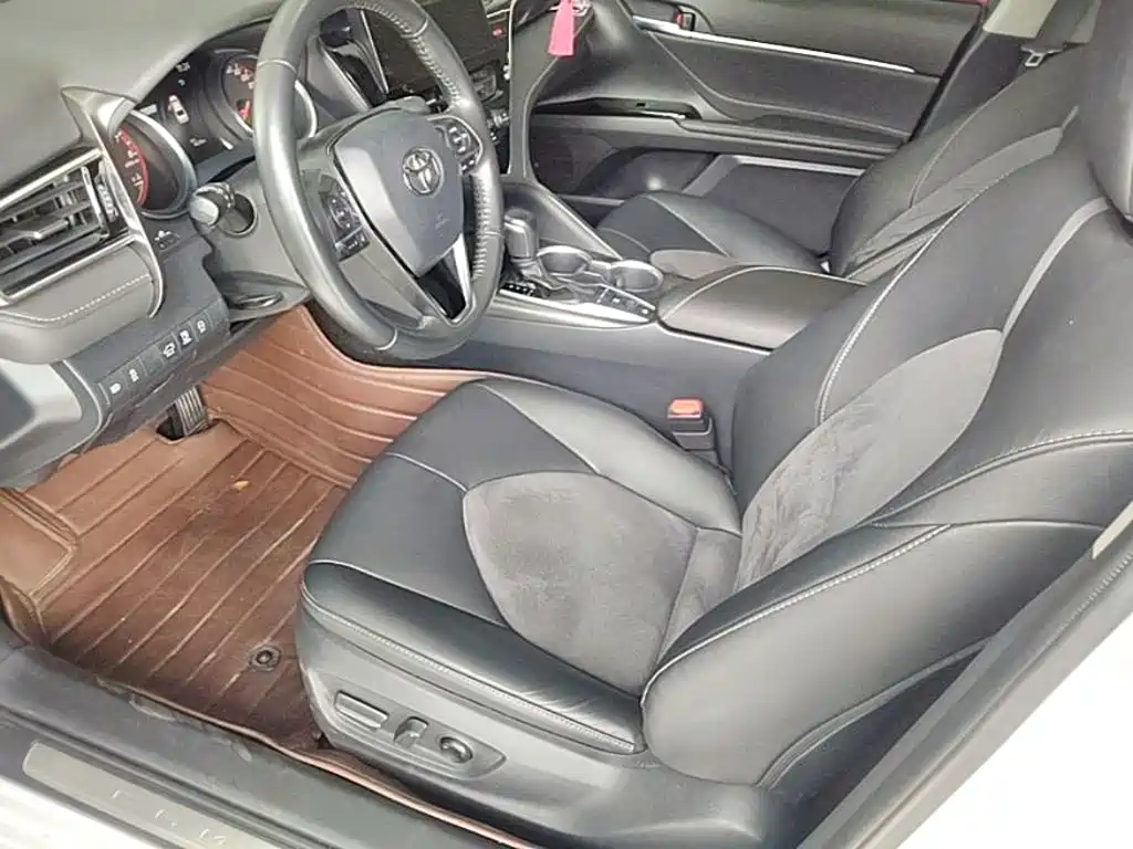 Toyota Camry 2023 — фото 15