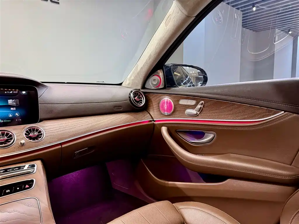 Mercedes-Benz E-Class 2022 — фото 24