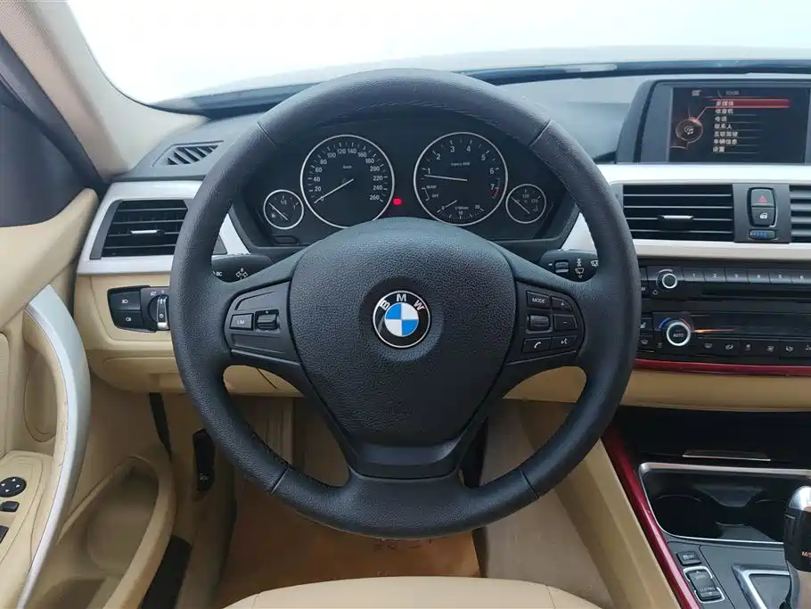 BMW 3 Series 2016 — фото 15