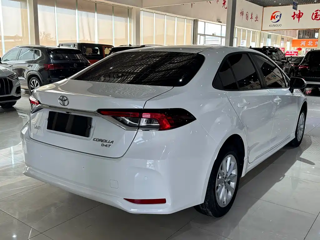 Toyota Corolla 2022 — фото 17