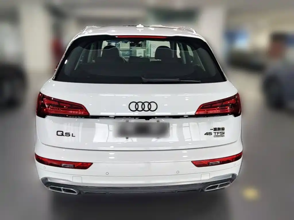 Audi Q5L 2022 — фото 10