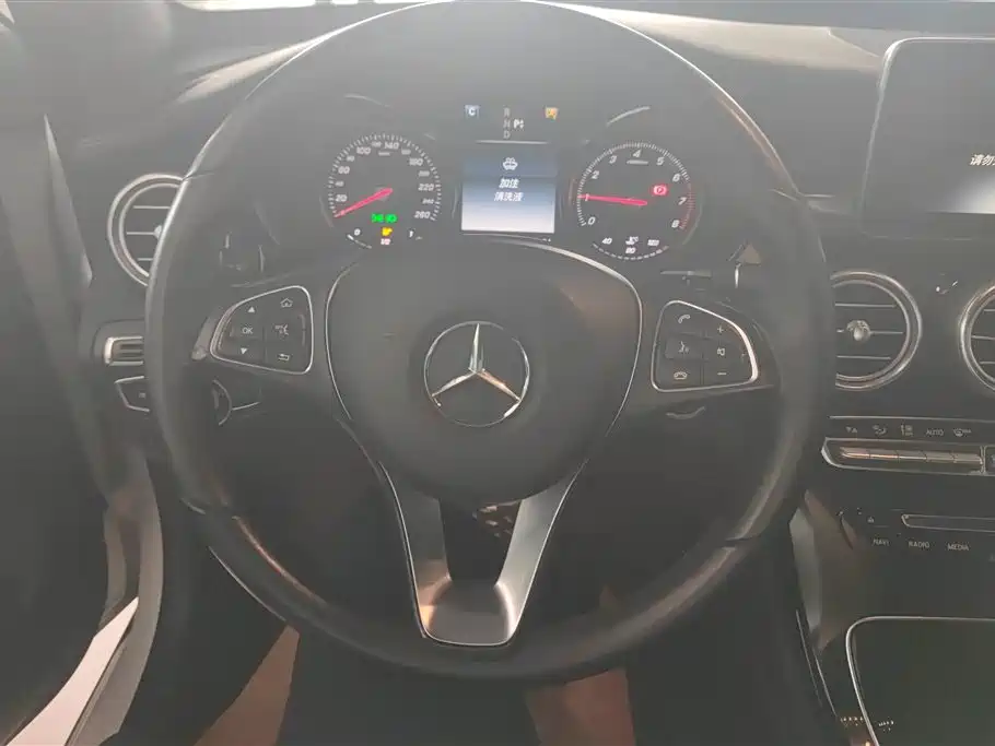 Mercedes-Benz GLC 2016 — фото 15