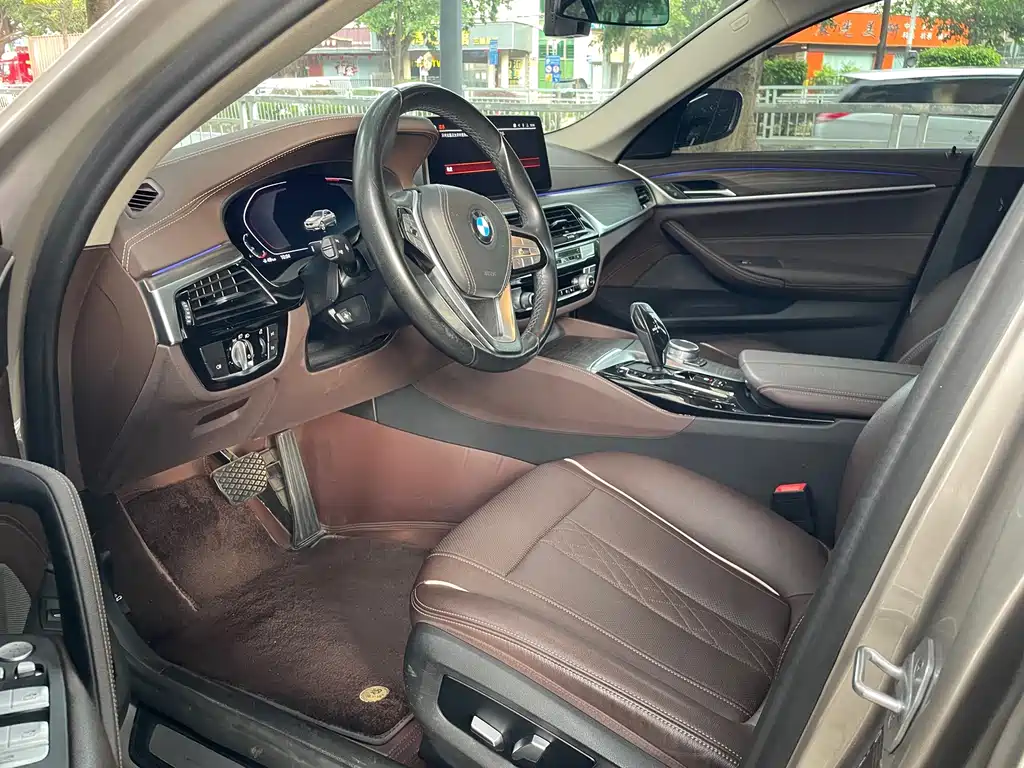 BMW 5 Series 2021