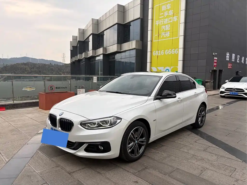 BMW 1 Series 2017 — фото 1