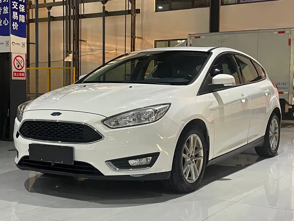Ford Focus 2015 — фото 1