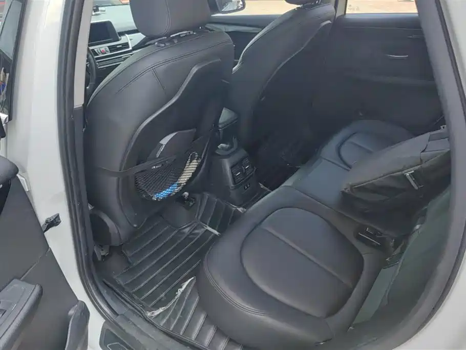 BMW 2 Series Active Tourer 2019 — фото 11