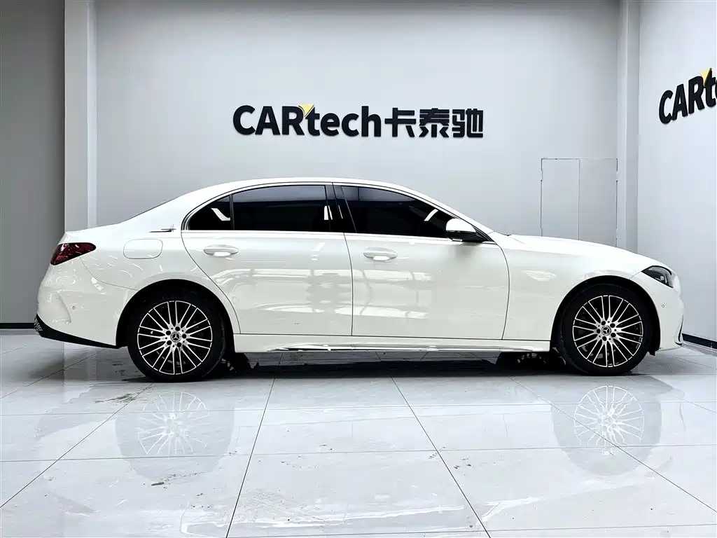 Mercedes-Benz C-Class 2023 — фото 7