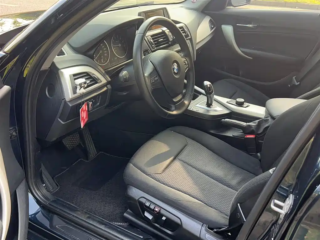 BMW 1 Series 2015 — фото 11
