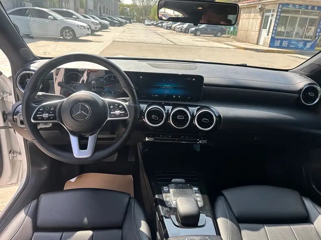 Mercedes-Benz A-Class 2020 — фото 10