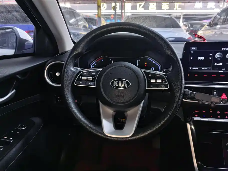 Kia K3 2019 — фото 15