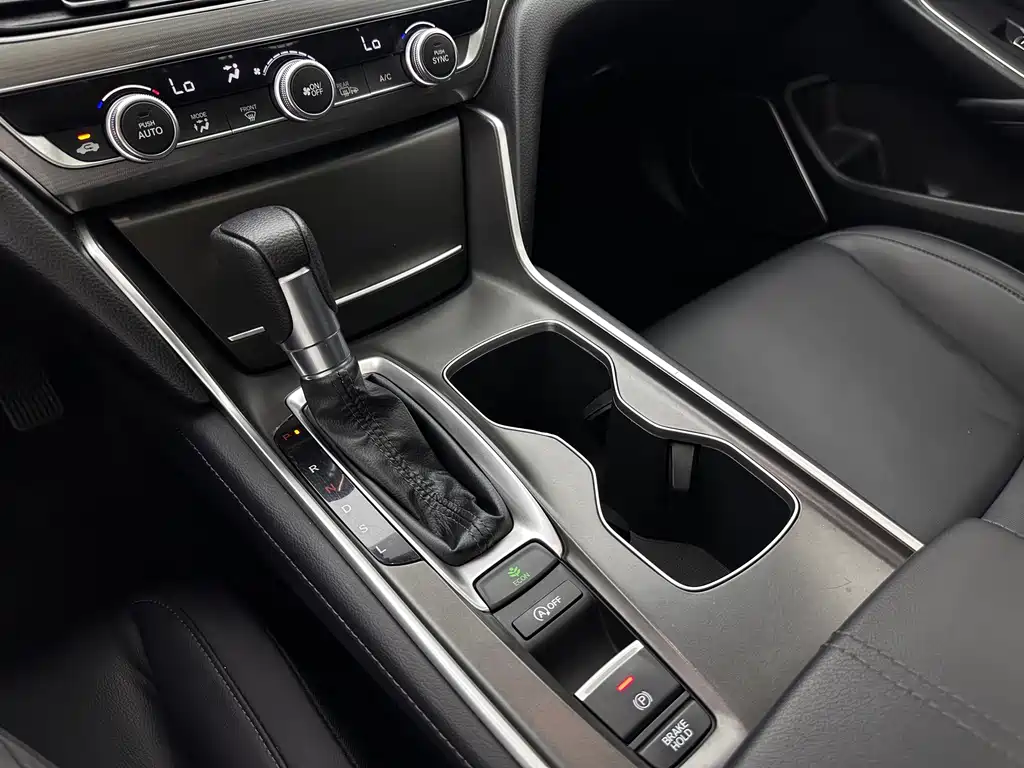 Honda Accord 2023 — фото 13