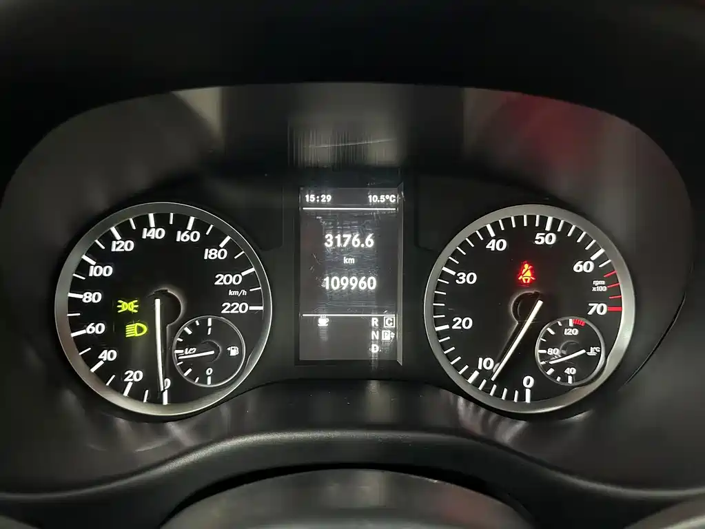 Mercedes-Benz Vito 2018 — фото 12