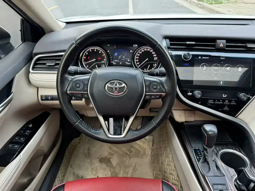 Toyota Camry 2019 — фото 14