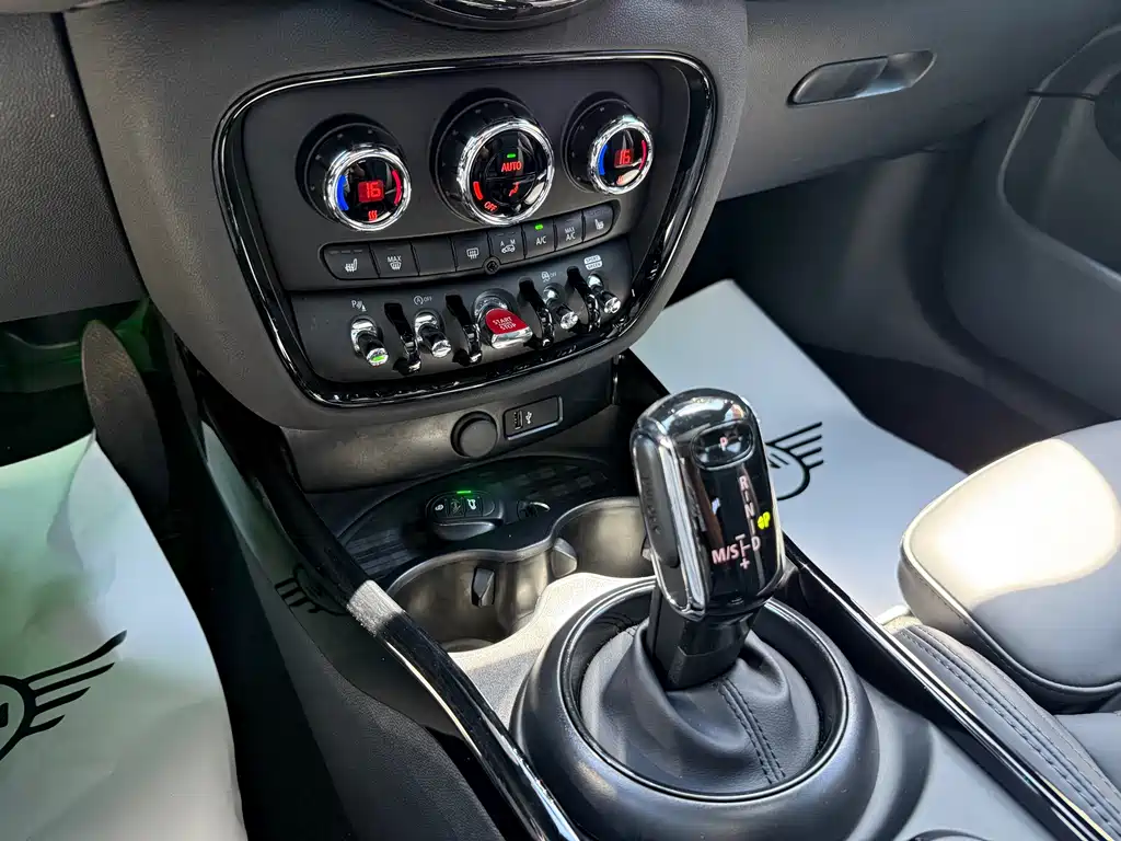 MINI Clubman 2023 — фото 18