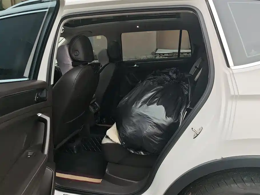 Volkswagen Tiguan L 2017 — фото 11