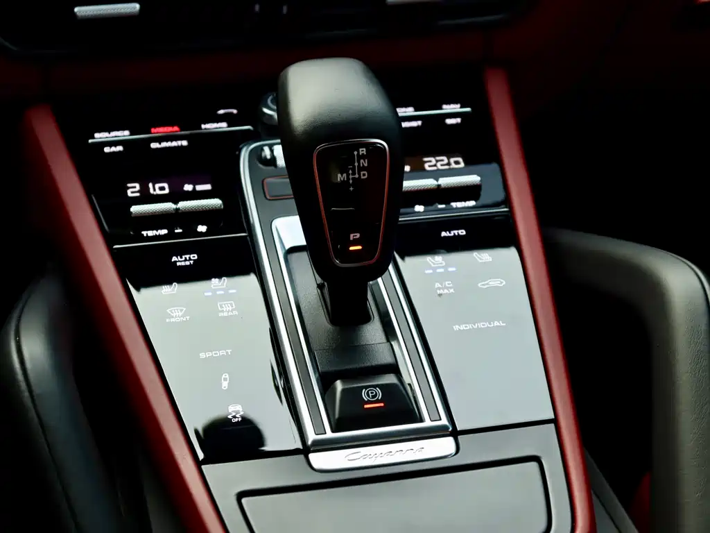 Porsche Panamera 2018 — фото 15