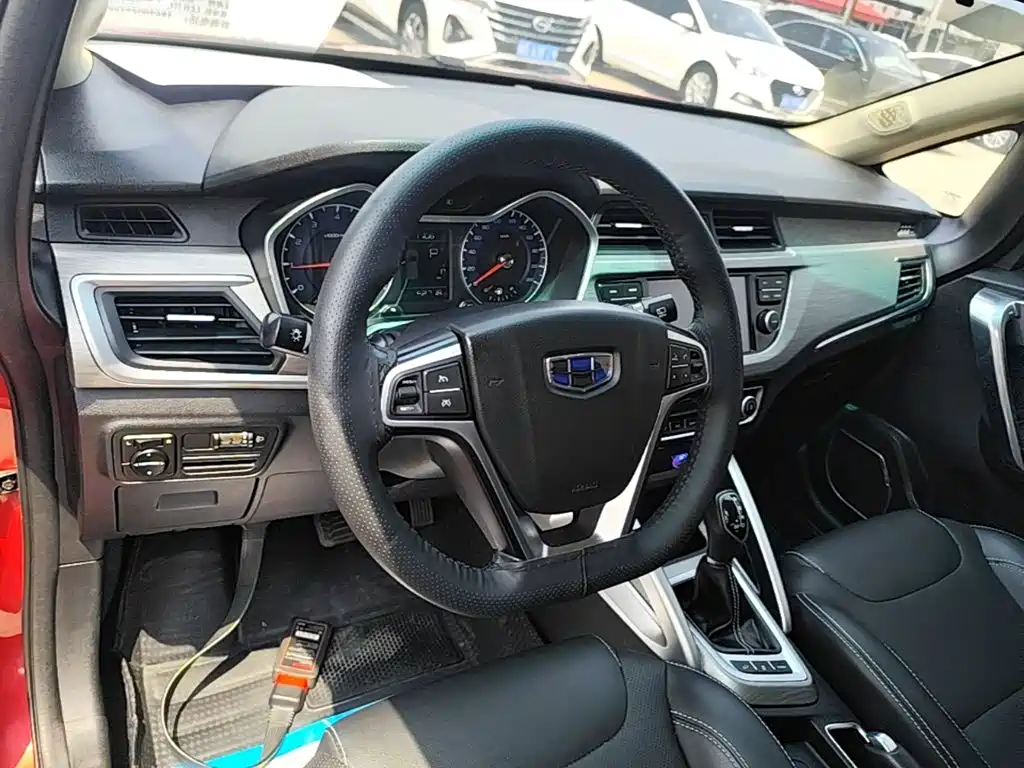 Geely Vision X3 2018 — фото 10