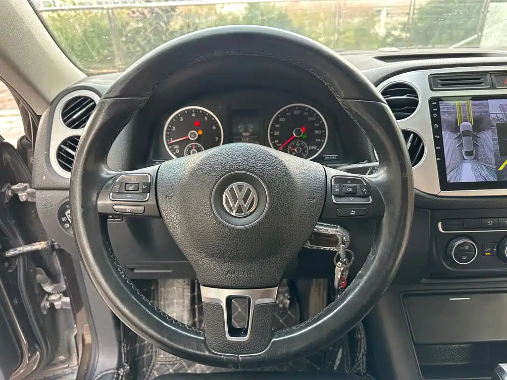 Volkswagen Tiguan 2016 — фото 15
