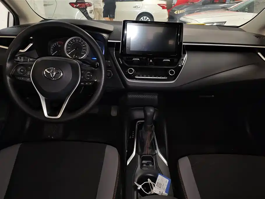 Toyota Corolla 2021 — фото 12