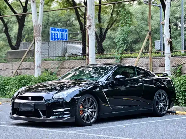 Nissan GT-R 2016
