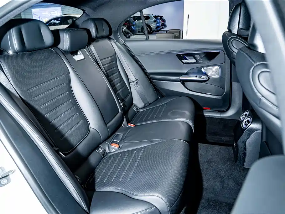 Mercedes-Benz C-Class 2024 — фото 21
