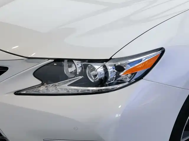Lexus ES 2017 — фото 10
