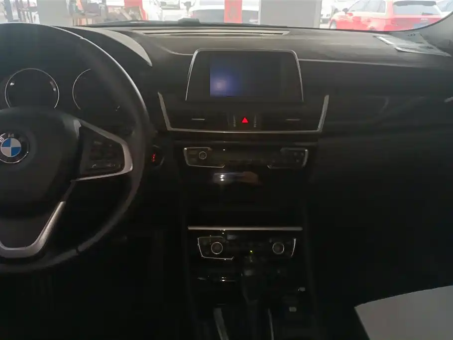 BMW 2 Series Active Tourer 2019 — фото 13