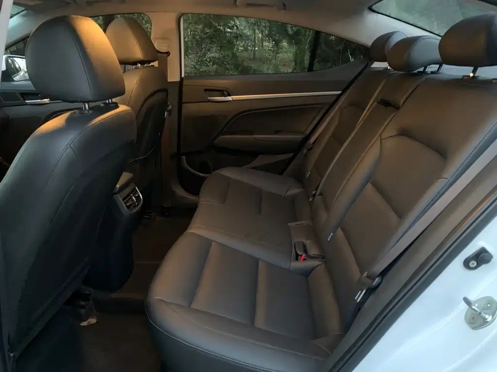 Hyundai Elantra 2019 — фото 11