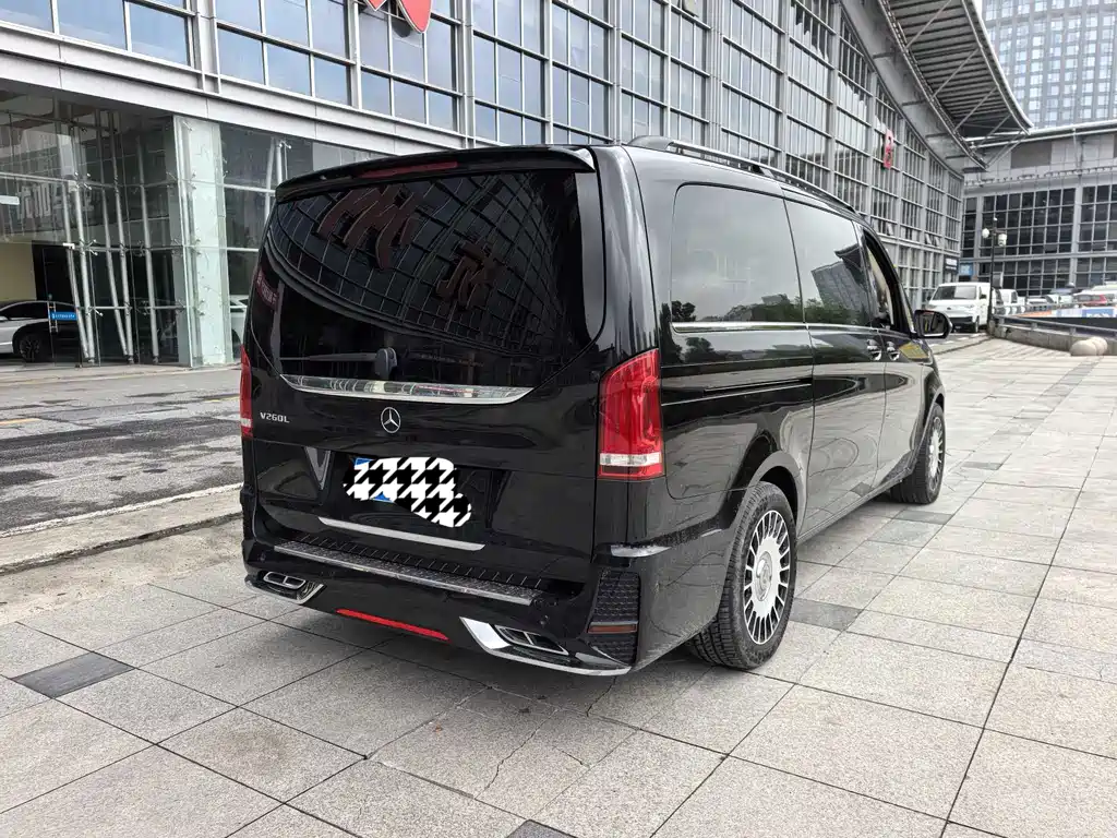 Mercedes-Benz V-Class 2022 — фото 6