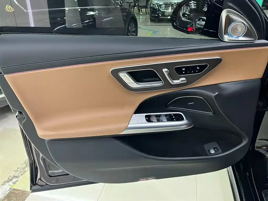 Mercedes-Benz E-Class 2024